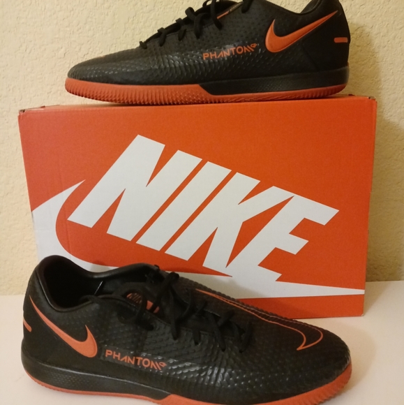 Nike Phantom - Picture 1 of 4